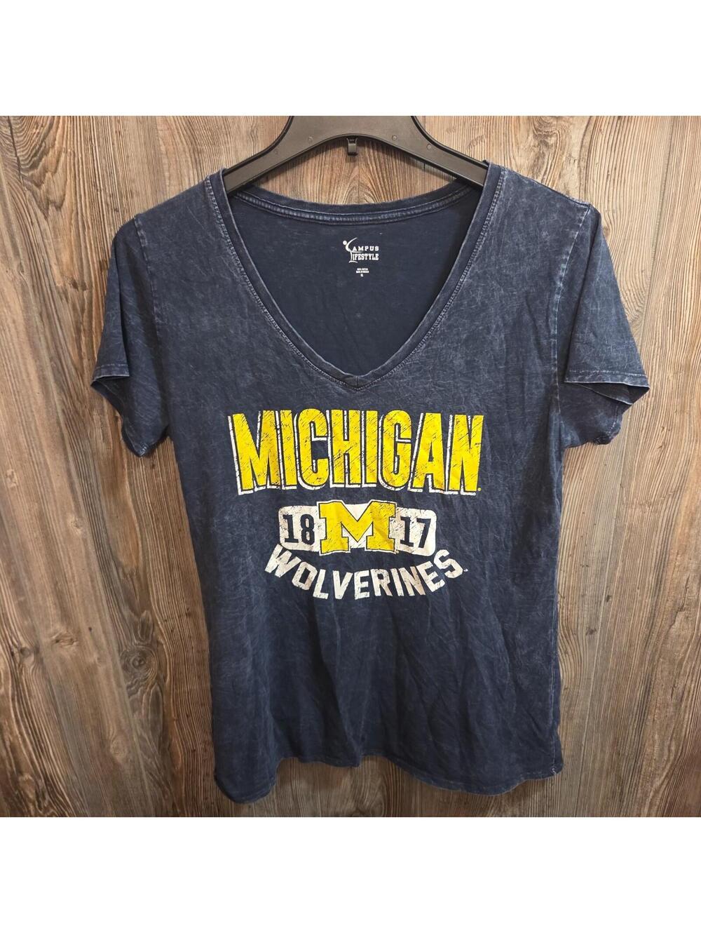 Campus Lifestyle University of Michigan Wolverines Woman V-neck T-shirt Size XL